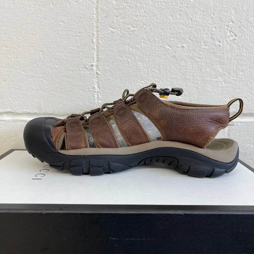 KEEN Men's Newport Closed Toe Leather Hiking Water Sandals Bison‎ Brown Size 9